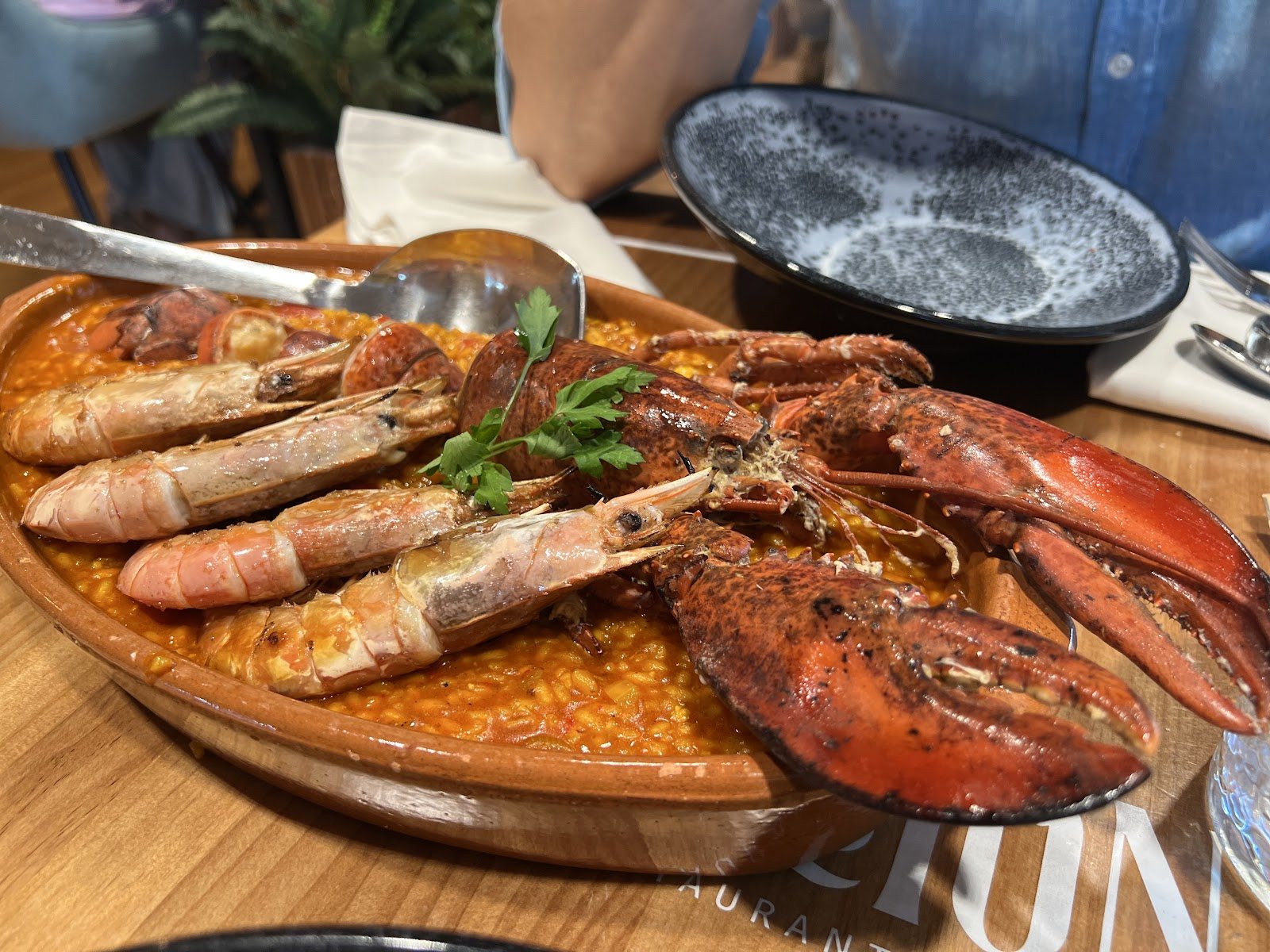 Arroz meloso con bogavante y gambones, plato para compartir del Restaurante Tradición